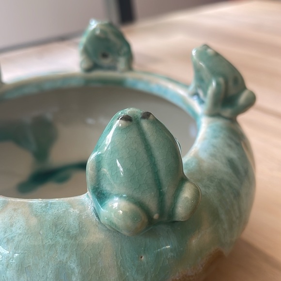 Pottery frog bowl/planter - Picture 2 of 4